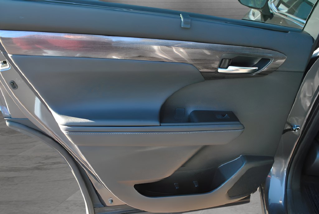 Certified 2021 Toyota Highlander Limited AWD/4WD image 23