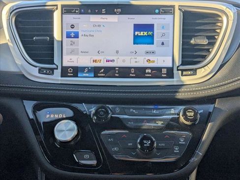 New 2026 Chrysler Pacifica Limited w/ S Appearance Package image 14