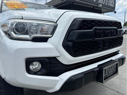 Used 2017 Toyota Tacoma SR5 w/ Tow Package RWD image 44