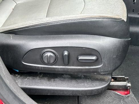 Used 2018 Chevrolet Equinox Premier FWD image 32