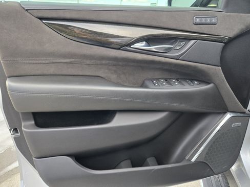 Used 2018 Cadillac Escalade ESV Platinum AWD/4WD image 20