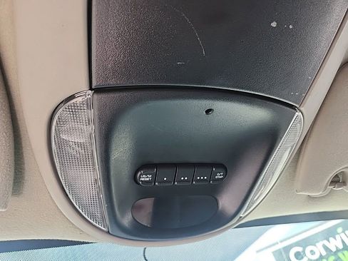 Used 2006 Dodge Caravan SXT w/ Popular Equipment Group I FWD image 17