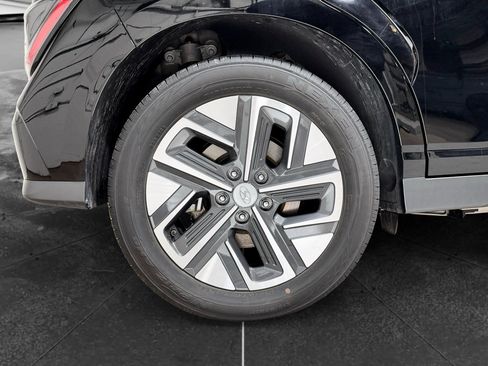 Used 2023 Hyundai Kona SEL FWD image 30
