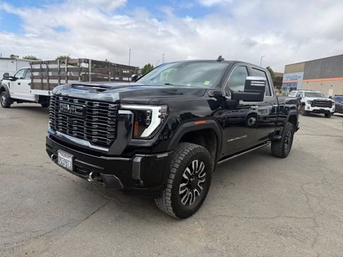 Used 2024 GMC Sierra 2500 Denali Ultimate AWD/4WD image 1