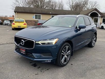 Used 2019 Volvo XC60 T5 Momentum w/ Multimedia Package