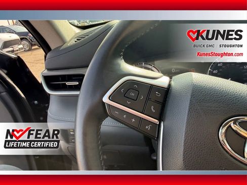 Used 2023 Toyota Highlander XLE image 19