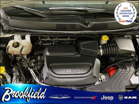 Used 2024 Chrysler Pacifica Limited FWD image 37