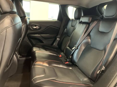 Used 2021 Jeep Cherokee Trailhawk w/ Comfort & Convenience Group image 25