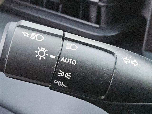 Used 2026 Toyota RAV4 SE FWD image 9