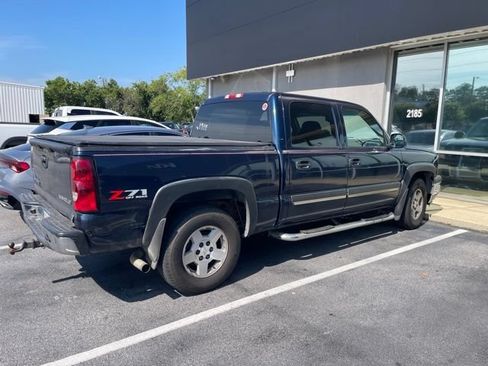 Used 2005 Chevrolet Silverado 1500 4x4 Crew Cab w/ Light Duty Power Package image 2