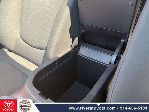 Certified 2022 Toyota RAV4 XLE w/ Convenience Package AWD/4WD image 20