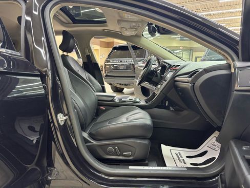 Used 2019 Ford Fusion Titanium AWD/4WD image 14