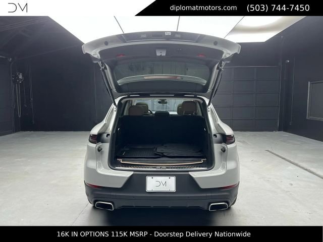 Used 2025 Porsche Cayenne E-Hybrid AWD/4WD image 46