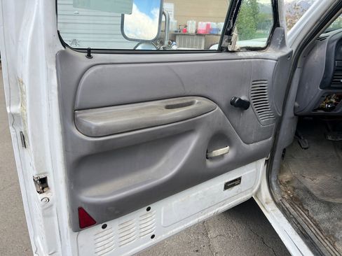 Used 1996 Ford F450 2WD Regular Cab Super Duty image 18