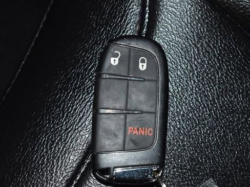 Used 2024 Jeep Compass Latitude image 22