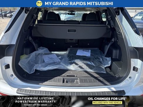 New 2026 Mitsubishi Outlander Trail Edition AWD/4WD image 17