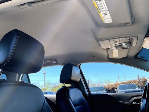 Used 2021 GMC Acadia SLT w/ Elevation Edition image 14