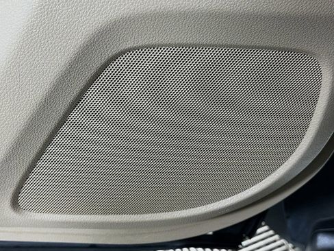 Used 2016 Honda Pilot Touring image 18