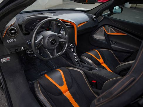 Used 2019 McLaren 720S Performance image 3