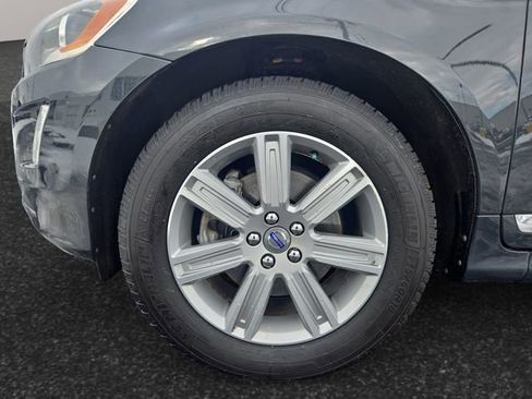 Used 2016 Volvo XC60 T6 w/ Proximity Package image 4