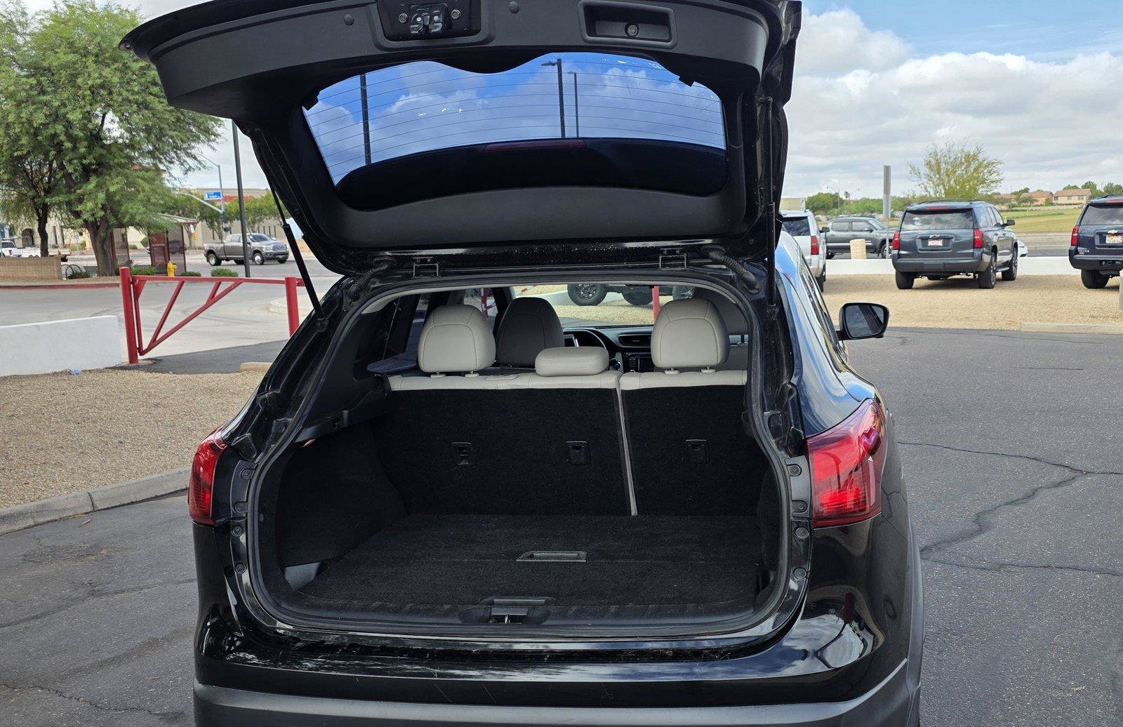 Used 2017 Nissan Rogue Sport SL FWD image 10