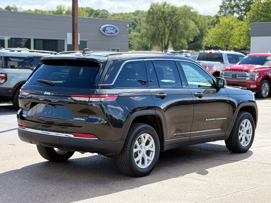 Used 2023 Jeep Grand Cherokee Limited AWD/4WD image 34