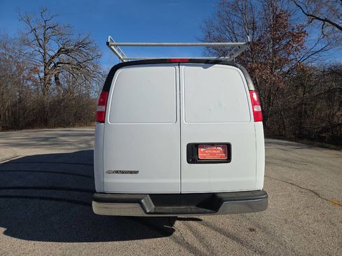 Used 2019 Chevrolet Express 3500 w/ Driver Convenience Package image 5