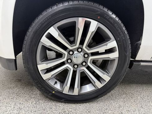 Used 2017 GMC Yukon XL Denali w/ Open Road Package image 38