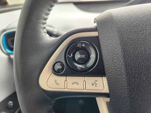 Used 2017 Toyota Prius Prime Advanced FWD image 27