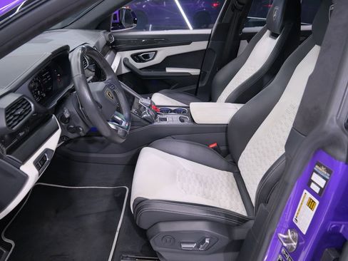 Used 2022 Lamborghini Urus AWD/4WD image 28