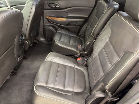 Used 2017 GMC Acadia Denali w/ Technology Package FWD image 15