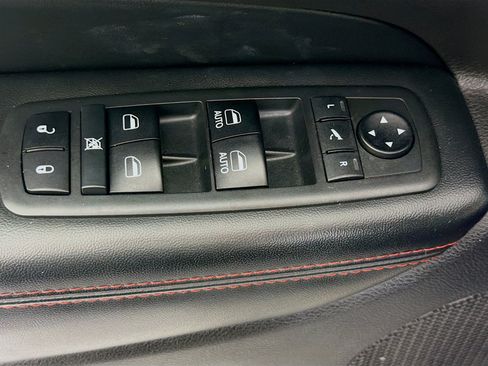 Used 2018 Jeep Grand Cherokee Trailhawk AWD/4WD image 15