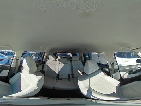 Used 2025 Hyundai Santa Fe SEL FWD image 47