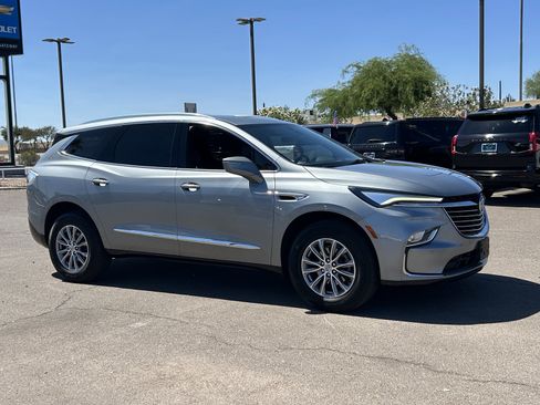 Used 2024 Buick Enclave Premium AWD/4WD image 7