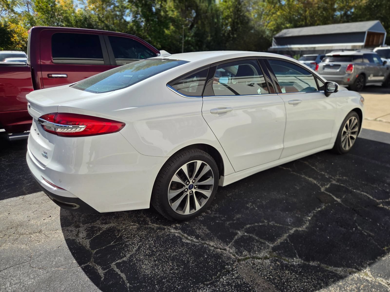 Used 2019 Ford Fusion SE AWD/4WD image 3
