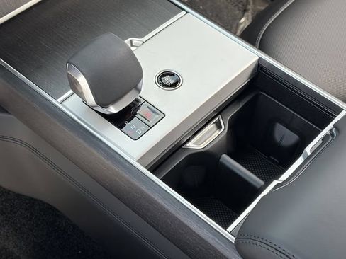 New 2026 Land Rover Range Rover SE AWD/4WD image 9
