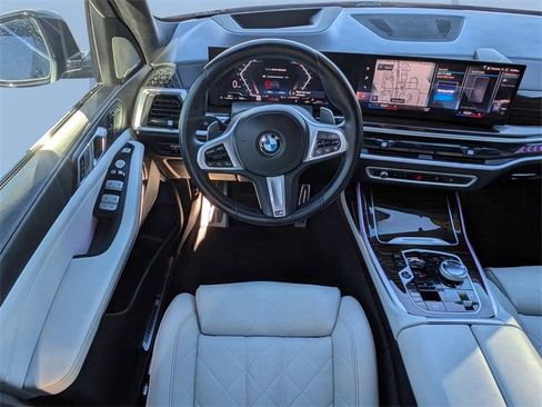 Used 2023 BMW X7 xDrive40i w/ Executive Package image 21
