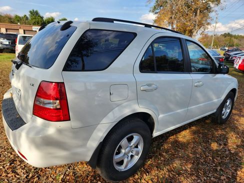 Used 2009 Kia Sorento LX image 4
