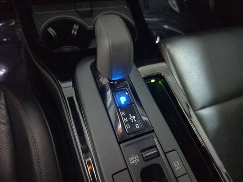 Used 2023 Toyota Prius Prime Premium FWD image 13