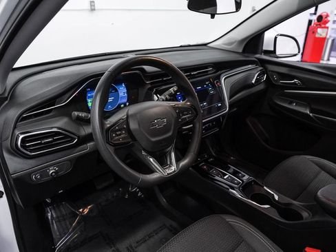 Used 2023 Chevrolet Bolt EUV LT w/ Driver Confidence Package FWD image 3