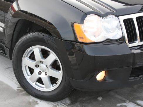 Used 2010 Jeep Grand Cherokee Laredo image 12