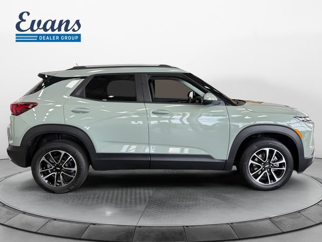 Used 2025 Chevrolet TrailBlazer LT AWD/4WD image 9