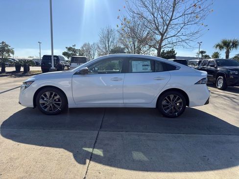 New 2026 Nissan Sentra SL w/ Floor Mat Package FWD image 2