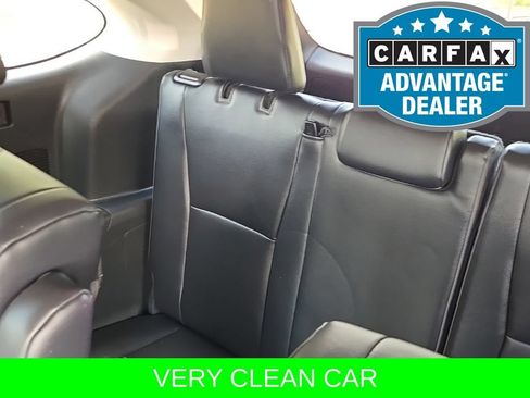 Used 2024 Toyota Highlander XLE AWD/4WD image 16