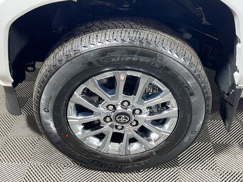 Certified 2025 Toyota Tacoma Limited w/ Tow Tech Package AWD/4WD image 26