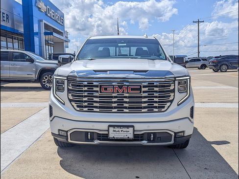Used 2024 GMC Sierra 1500 Denali AWD/4WD image 12