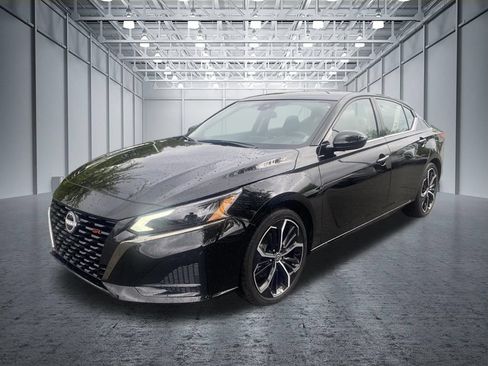 Certified 2025 Nissan Altima 2.5 SR FWD image 9