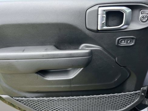 Used 2022 Jeep Wrangler Unlimited Sport w/ Sun And Sound Package image 28