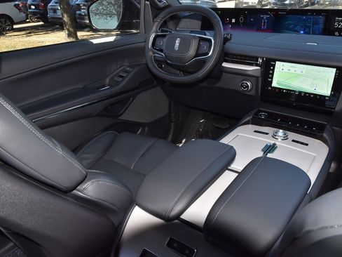 New 2025 Lincoln Navigator Reserve w/ Jet Appearance Package image 16