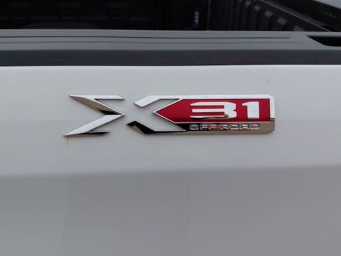 Used 2023 GMC Sierra 1500 SLT w/ SLT Premium Package AWD/4WD image 30